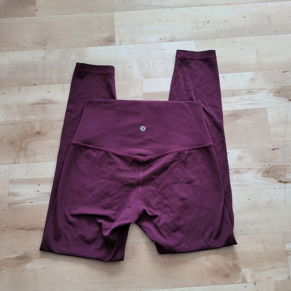 Size 6 Lululemon aligns